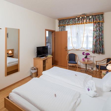 Gasthaus Pension Zum Lustigen Steirer Bruck an der Mur Ruang foto