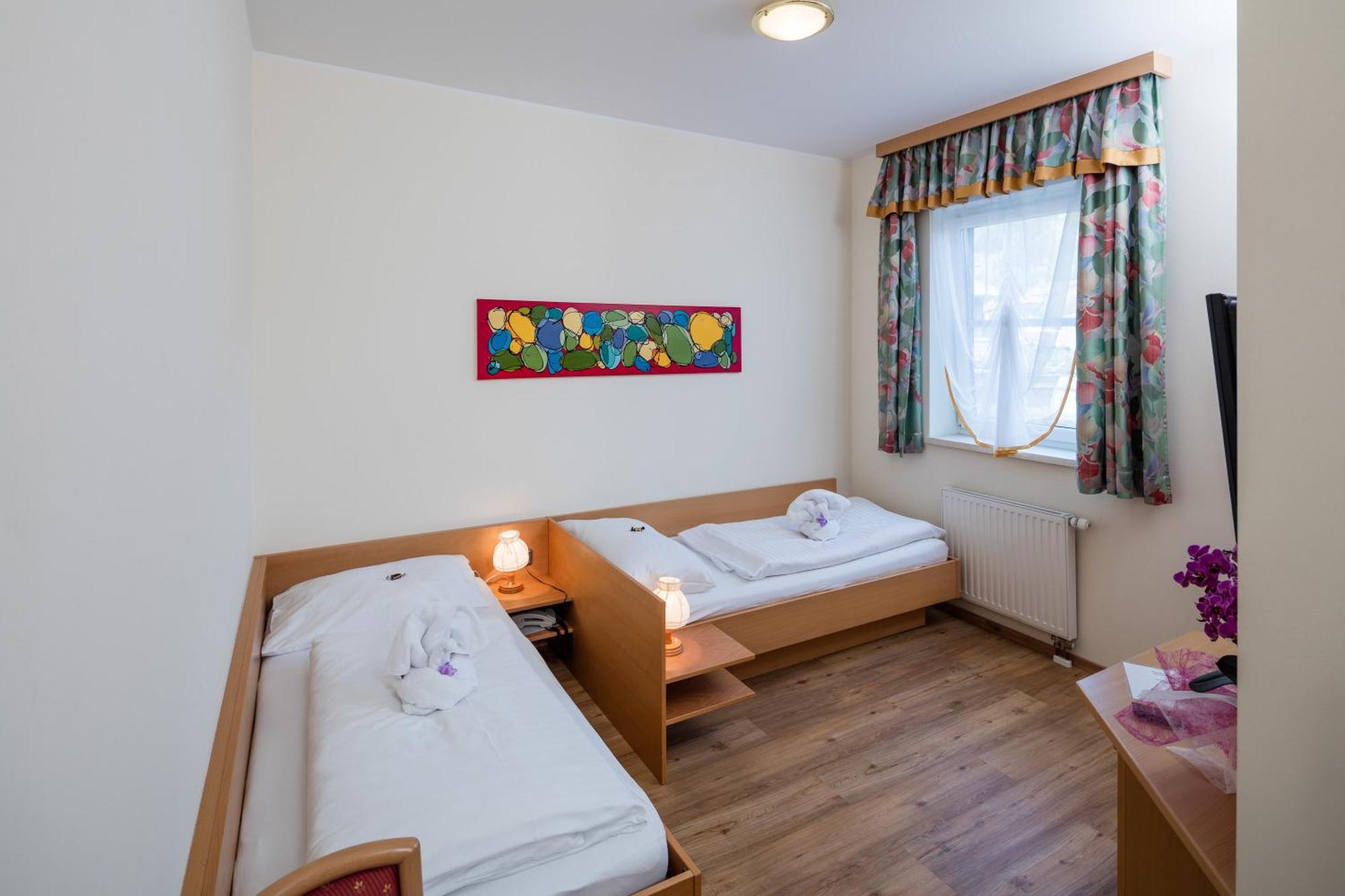 Gasthaus Pension Zum Lustigen Steirer Bruck an der Mur Ruang foto